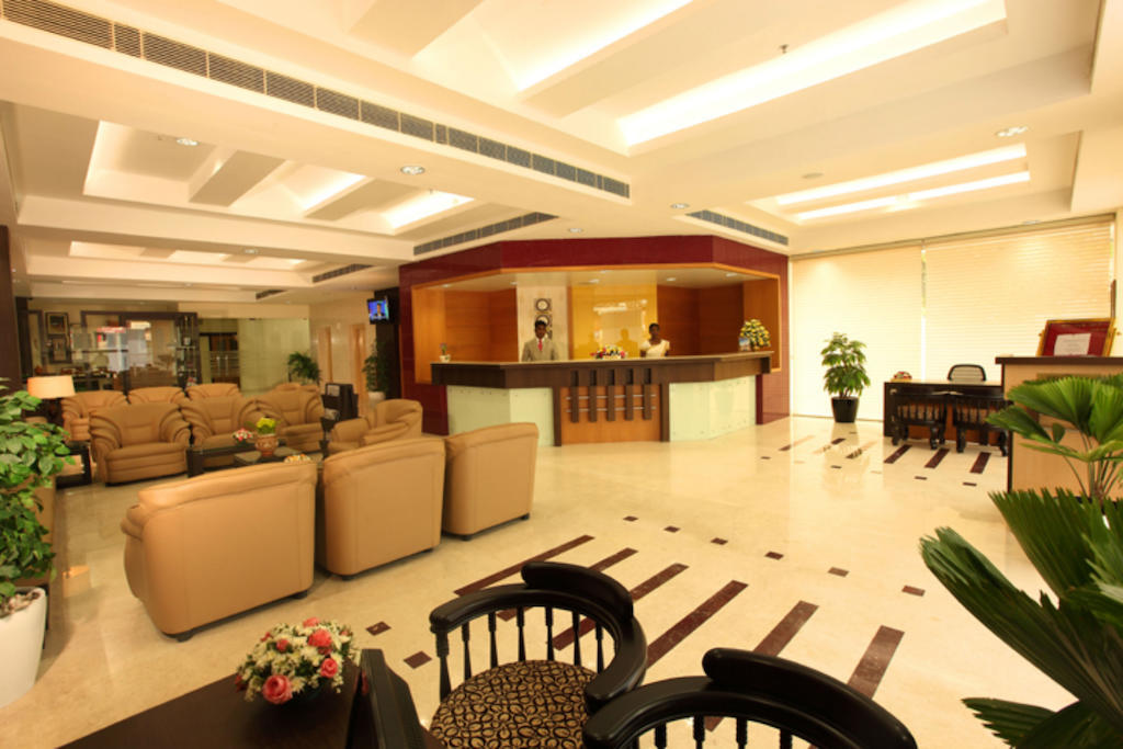 Hotel Airlink Castle Nedumbassery Exteriör bild